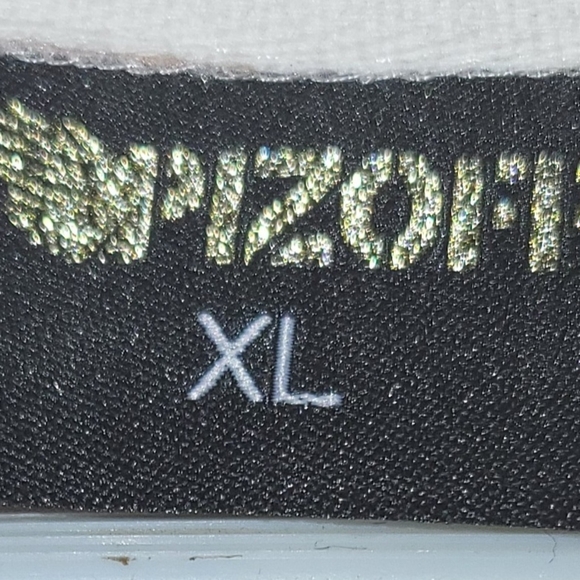 Hyperealistic print sweatshirt of a Cheeseburger - Picture 2 of 3